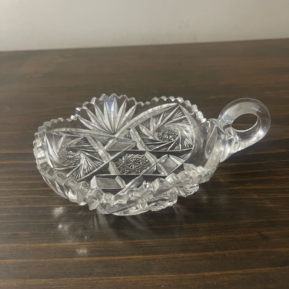 ATQ 1920s American Brilliant ABP Crystal Cut 7" Nappy Dish w/ Sawtooth Rim.